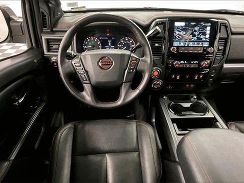 Used 2024 Nissan Titan PRO-4X w/ Pro-4x Convenience Package image 5
