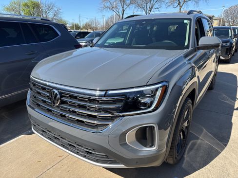 New 2026 Volkswagen Atlas SE image 9