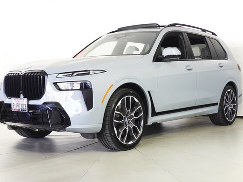 Used 2024 BMW X7 xDrive40i w/ M Sport Package AWD/4WD image 2