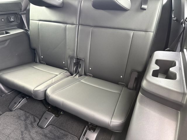 Used 2025 Hyundai Santa Fe Limited FWD image 19
