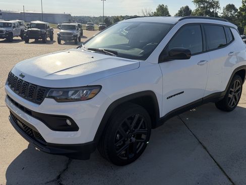 New 2026 Jeep Compass Latitude AWD/4WD image 2