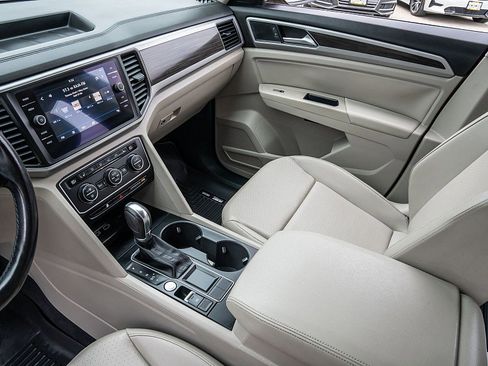 Used 2018 Volkswagen Atlas SE image 16