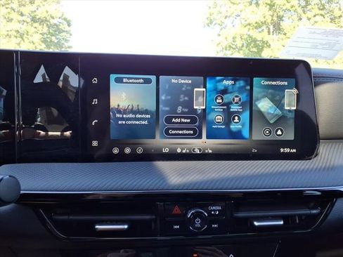 New 2026 Nissan Kicks SR w/ SR Premium Package FWD image 13