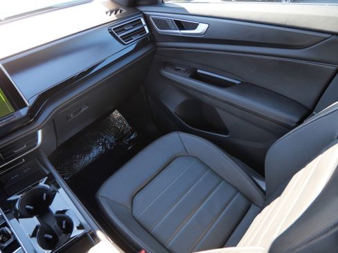 Certified 2024 Volkswagen Atlas Cross Sport SEL image 11