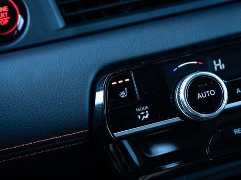 Used 2025 Honda Pilot Sport image 25