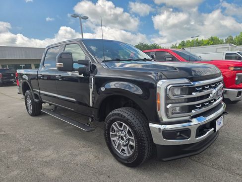 Used 2024 Ford F250 Lariat AWD/4WD image 2