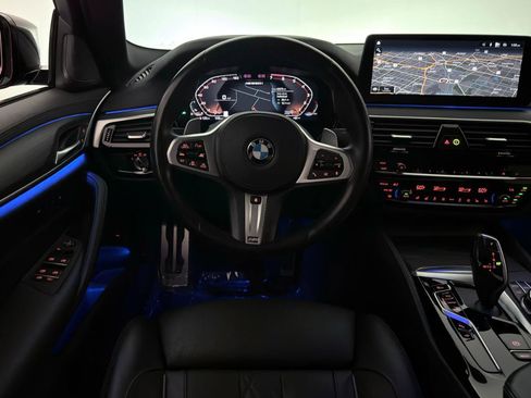Used 2021 BMW M550i xDrive w/ Dynamic Handling Package AWD/4WD image 31