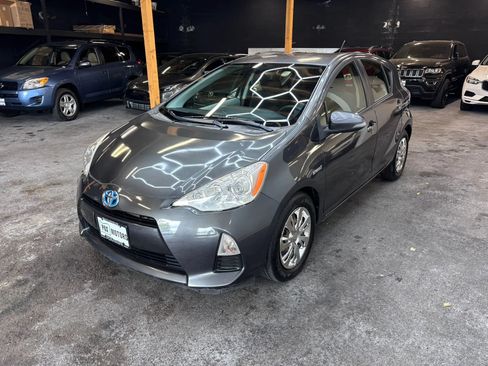 Used 2013 Toyota Prius C Two FWD image 3