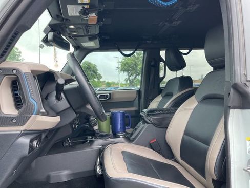 Used 2023 Ford Bronco Wildtrak image 13