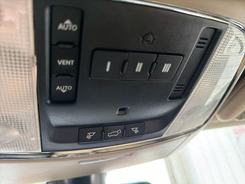 Used 2018 Jeep Grand Cherokee Limited AWD/4WD image 32