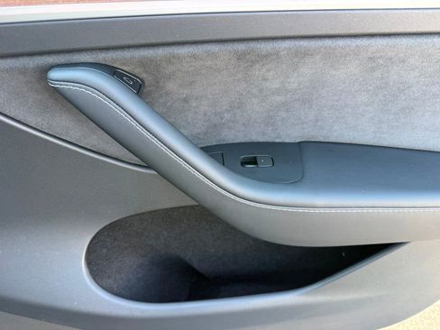 Used 2023 Tesla Model Y Performance image 31