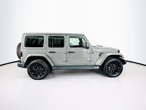Used 2022 Jeep Wrangler Unlimited Sahara w/ Cold Weather Group AWD/4WD image 10