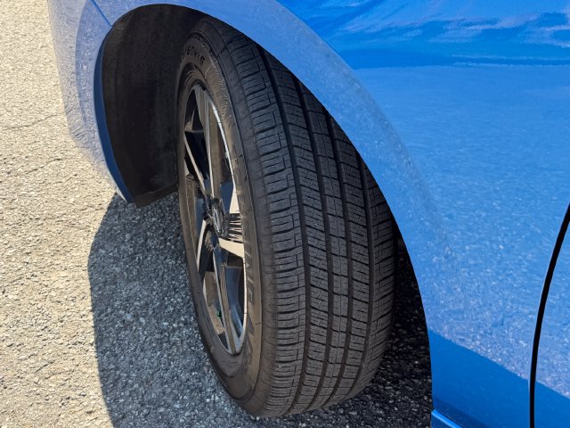 Used 2025 Nissan Sentra SV FWD image 11