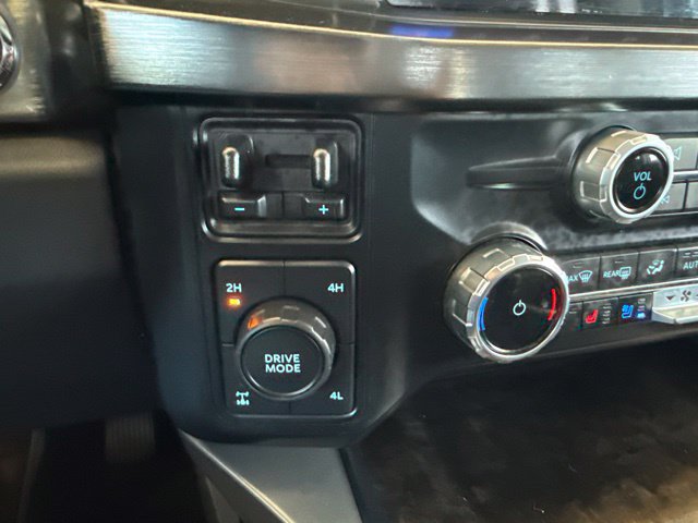 Used 2023 Ford F250 Lariat w/ Sport Appearance Package AWD/4WD image 22