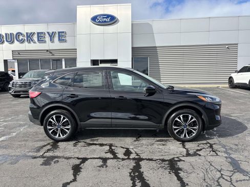 Used 2022 Ford Escape SE w/ SE Sport Appearance Package image 10