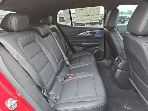 New 2026 Chevrolet Equinox EV LT image 18