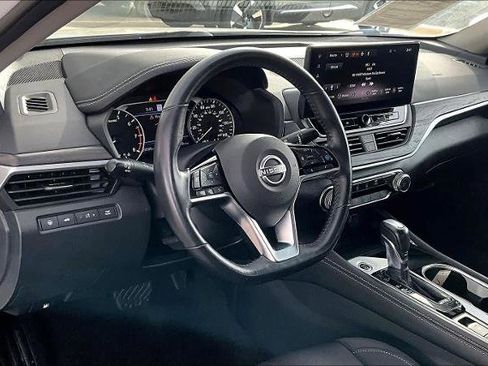 Certified 2023 Nissan Altima 2.5 SV w/ SV Premium Package image 16