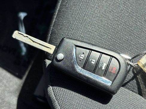 Used 2025 Toyota Corolla LE FWD image 21