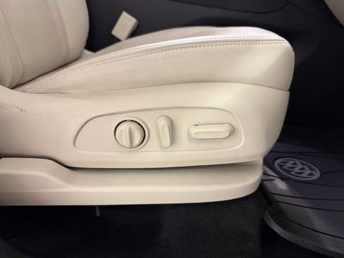 Used 2023 Buick Enclave Essence FWD image 30