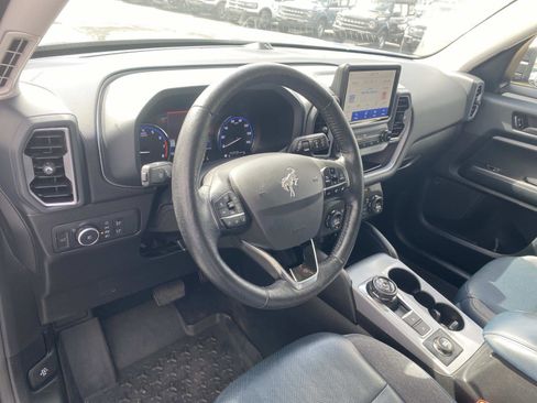 Used 2021 Ford Bronco Sport Outer Banks w/ Outer Banks Package image 18