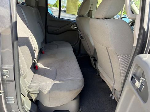 Used 2019 Nissan Frontier SV image 17