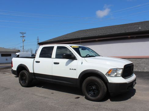 Used 2013 RAM 1500 ST w/ SXT Appearance Group AWD/4WD image 2
