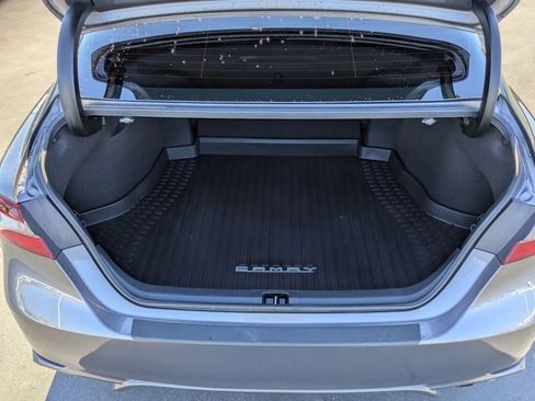 Used 2023 Toyota Camry SE image 10