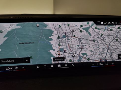 Used 2025 BMW 330i Sedan w/ M Sport Package image 20