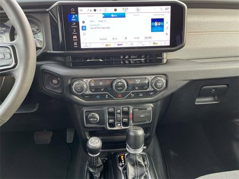 Used 2024 Jeep Wrangler Unlimited w/ Convenience Group image 13