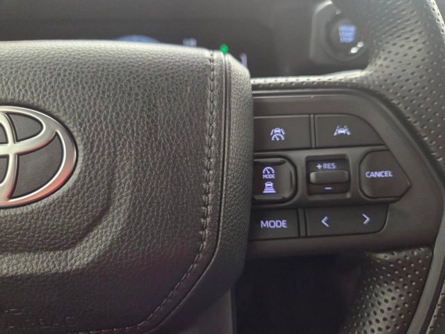 Used 2025 Toyota Camry SE w/ Convenience Package FWD image 72