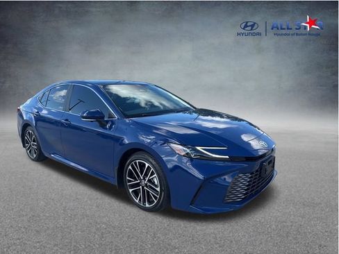 Used 2025 Toyota Camry XLE w/ Premium Plus Package FWD image 1
