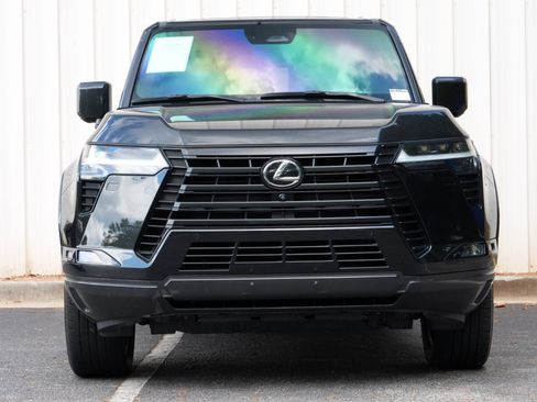 Used 2024 Lexus GX 550 w/ Cold Area Package AWD/4WD image 7