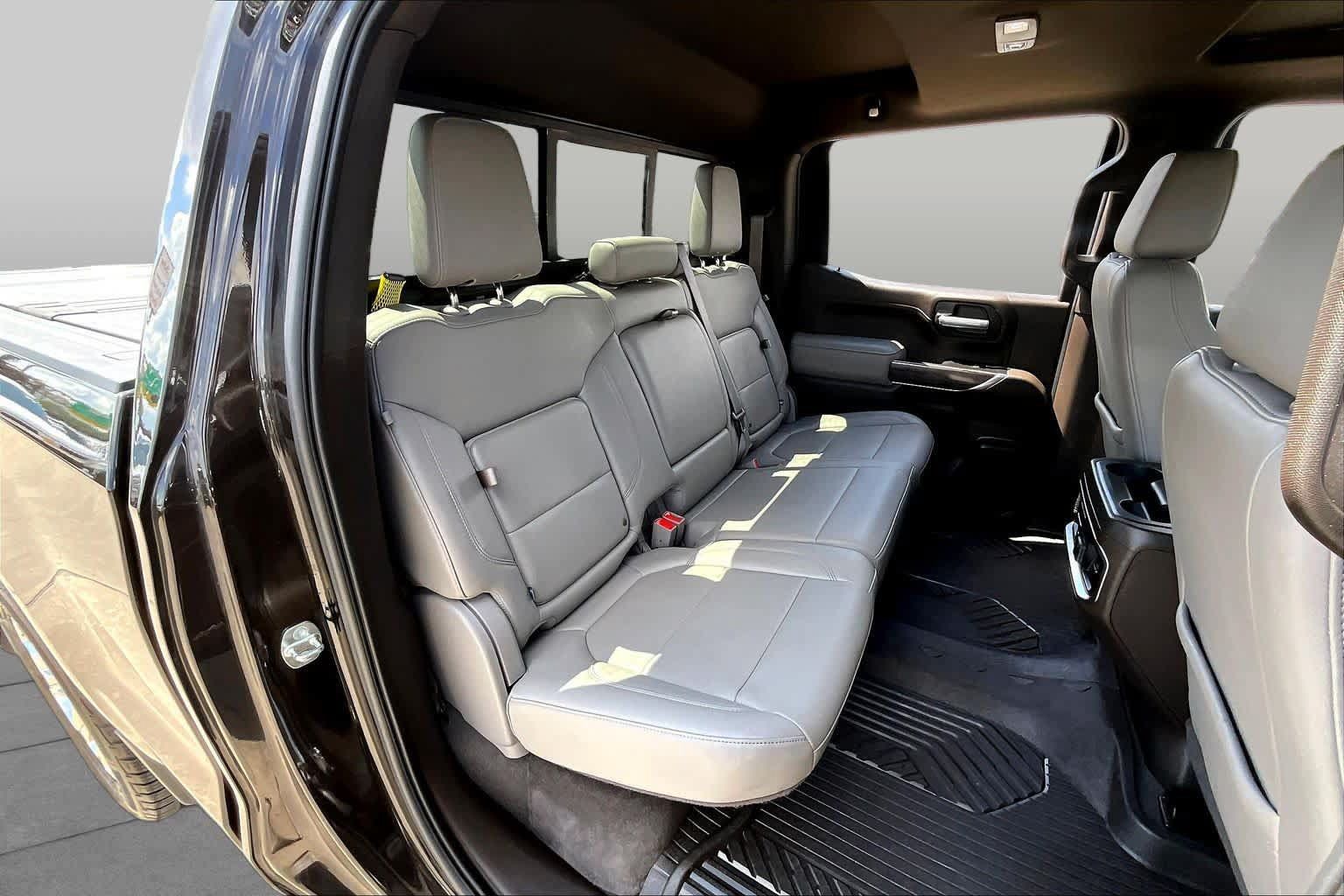 Used 2020 Chevrolet Silverado 1500 LTZ w/ LTZ Premium Package AWD/4WD image 20
