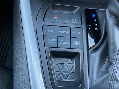 Certified 2024 Toyota RAV4 XLE AWD/4WD image 28