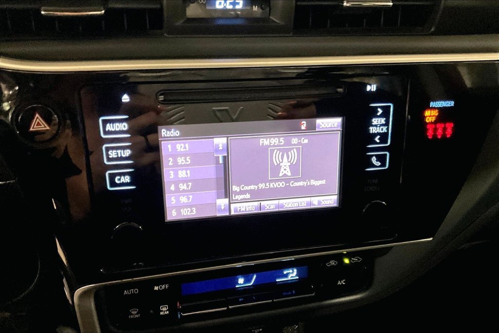 Used 2019 Toyota Corolla LE FWD image 31