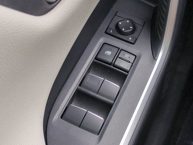 Used 2019 Toyota RAV4 Limited w/ Cold Weather Package FWD image 23