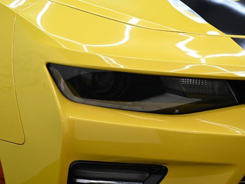 Used 2018 Chevrolet Camaro SS RWD image 9