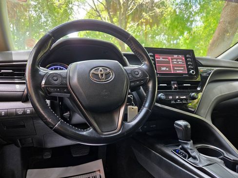 Used 2021 Toyota Camry SE FWD image 24