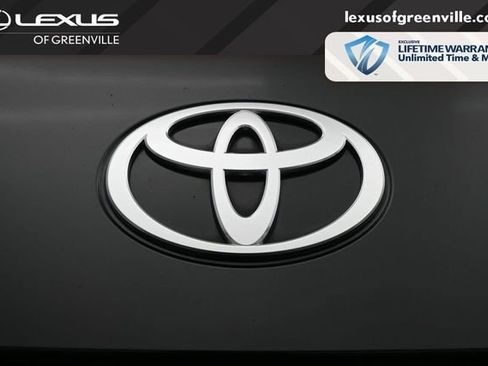 Used 2025 Toyota Camry XLE FWD image 28
