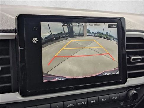 Used 2025 Hyundai Venue Limited FWD image 16