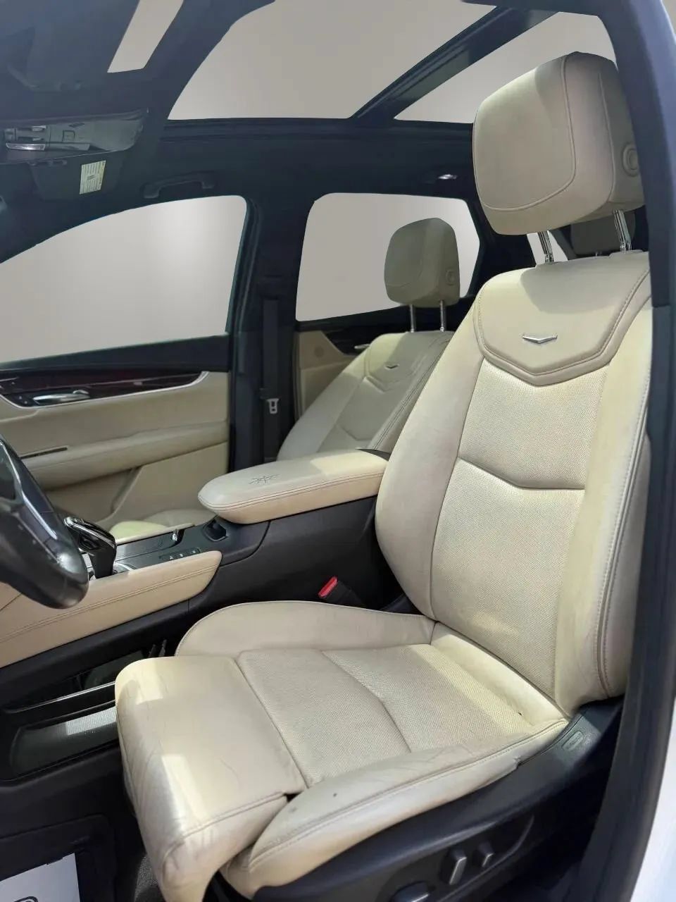 Used 2017 Cadillac XT5 Premium Luxury AWD/4WD image 12