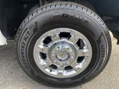 Used 2012 Ford F250 Lariat w/ Chrome Pkg AWD/4WD image 35