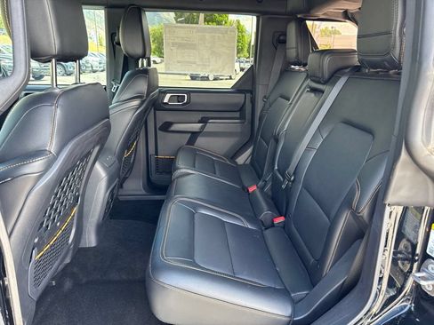 Used 2024 Ford Bronco Badlands AWD/4WD image 19