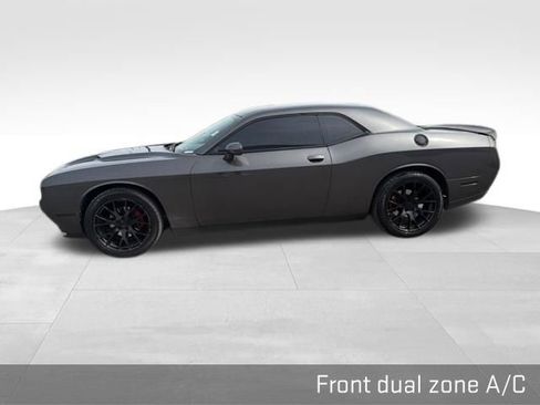 Used 2017 Dodge Challenger SXT image 10