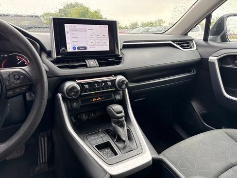 Used 2025 Toyota RAV4 XLE FWD image 10