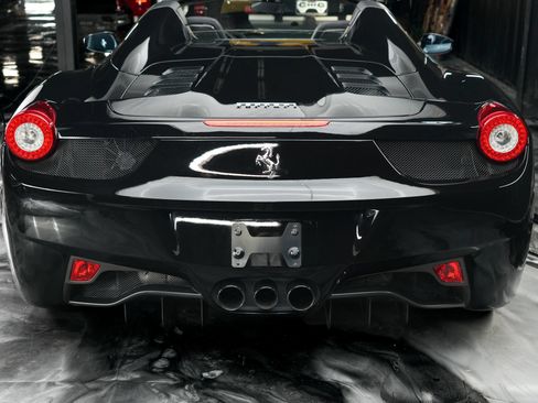 Used 2013 Ferrari 458 Spider RWD image 8