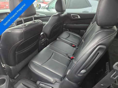 Used 2020 Nissan Pathfinder SL image 14