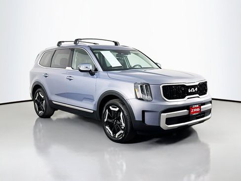 Used 2024 Kia Telluride EX w/ EX Captain's Chair Package FWD image 7
