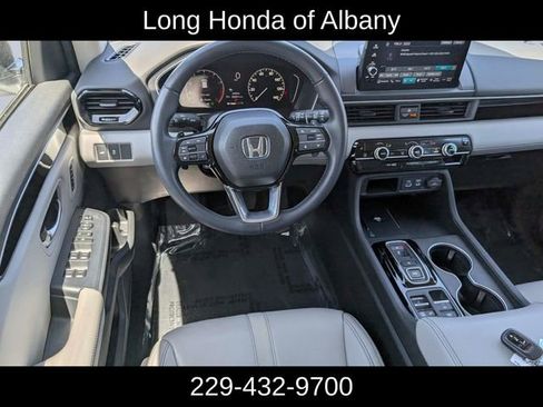 Used 2025 Honda Pilot Touring image 21