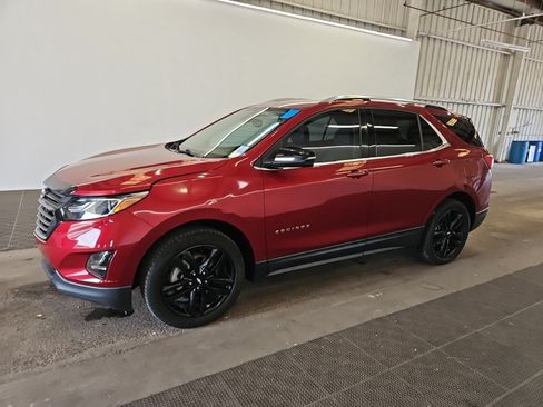 Used 2020 Chevrolet Equinox LT w/ Sport Edition FWD image 2